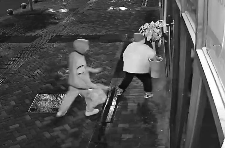 煙酒超市手機(jī)店暴力入室盜竊頻發(fā)，AI智能安防系統(tǒng)應(yīng)如何應(yīng)對(duì)