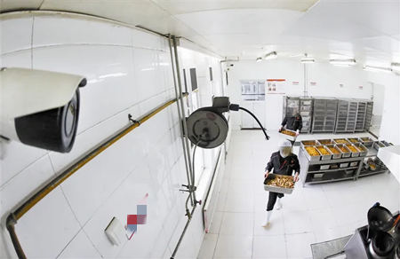 AI視頻聯(lián)網(wǎng)報警系統(tǒng)，如何解決學校食堂的食品安全問題